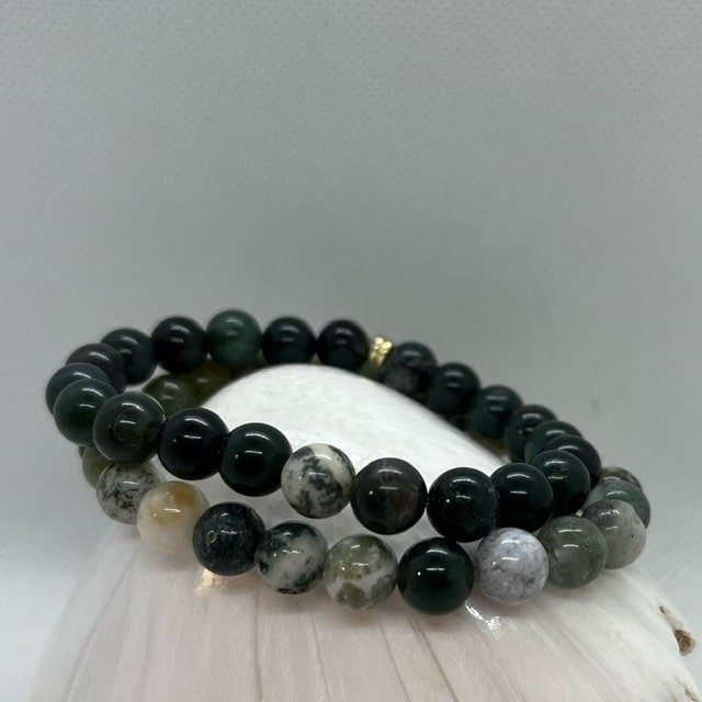 Bracelets duo en Agate mousse et agate d'arbre. Ce bracelet apaise les tensions émotionnelles et mentales au niveau du cœur, nous invite à redécouvrir notre beauté intérieure.